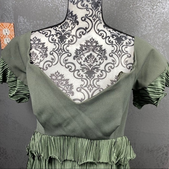 La Maison Talulah Off Shoulder Mini Dress olive green, ruffled, mixed media - Picture 3 of 11